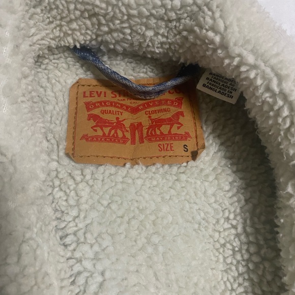 Levi’s Denim Sherpa-Lined Jacket - Picture 4 of 8